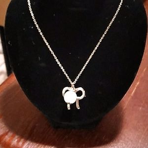 Pearl bow necklace